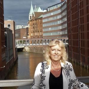 Meet your Posher, Andrea